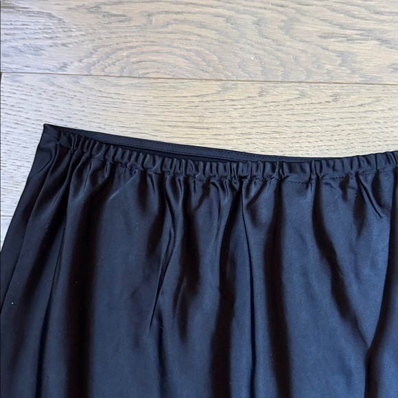 Great condition black slip skirt - Picture 6 of 6